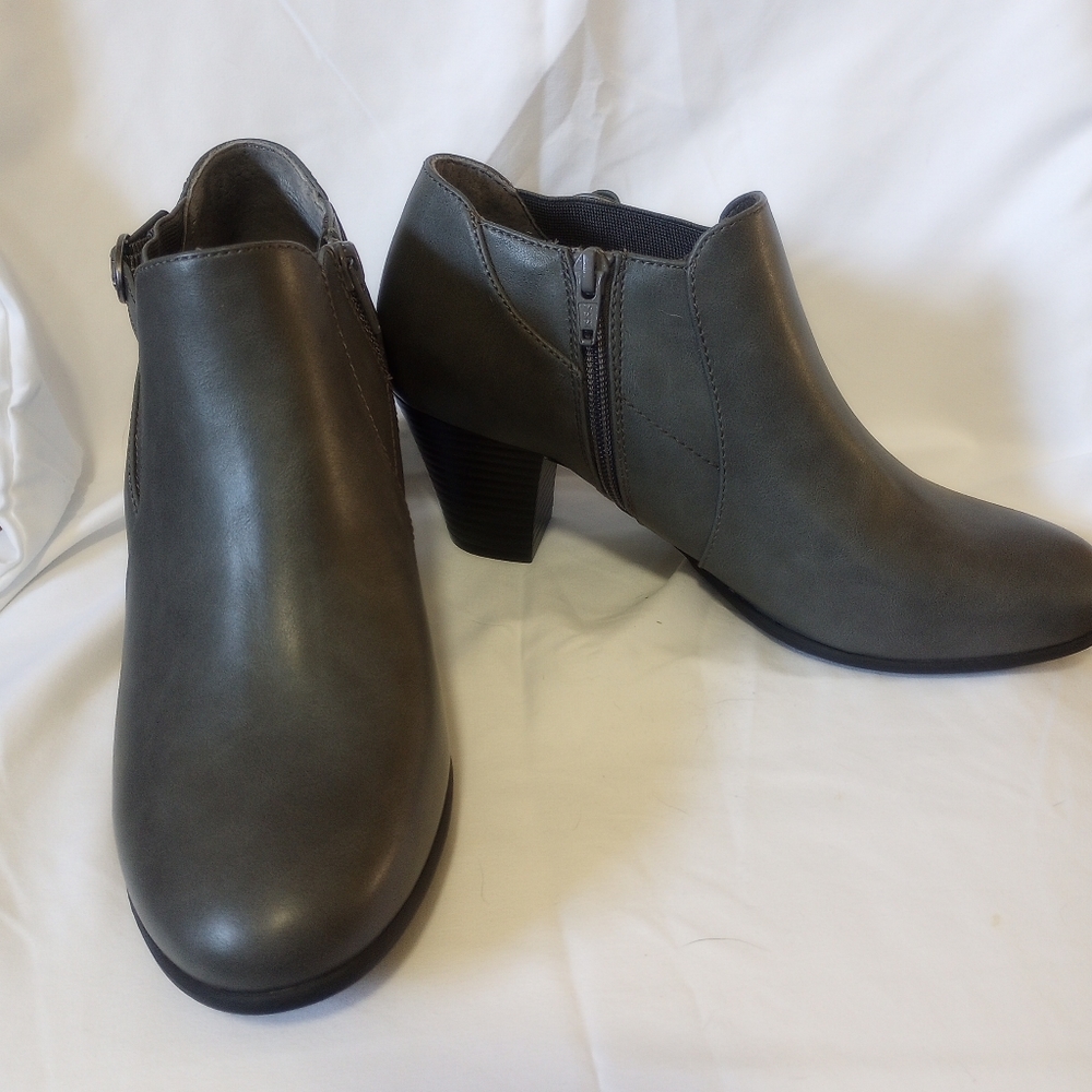 Croft & Barrow® Women's Ankle Boots Gray Leather size 9wide